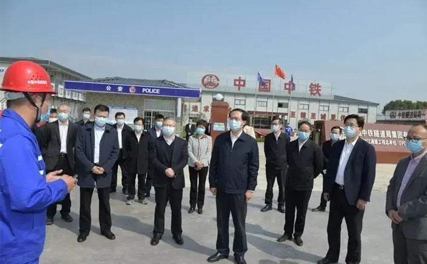 浙江省委書(shū)記車俊實(shí)地調(diào)研江南管理 衢州市荷一路過(guò)江通道項(xiàng)目防疫、復(fù)工情況